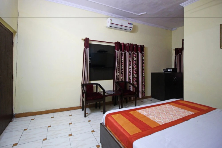 OYO 7928 Hotel Sehgal