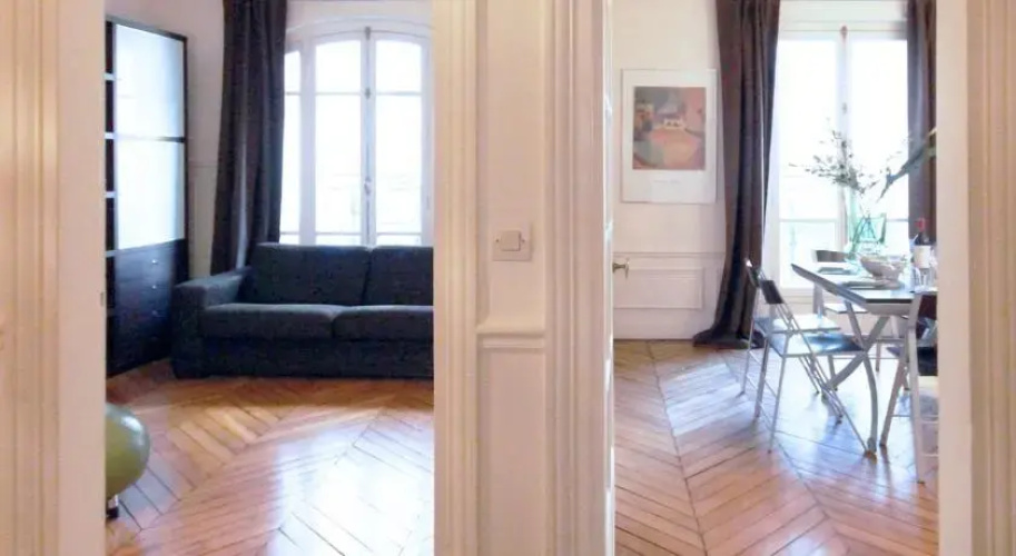 Descartes Apartment