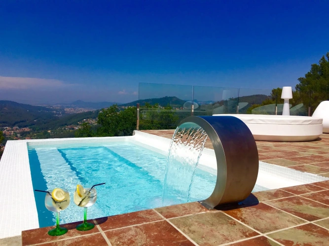 Standard Quadruple room with view