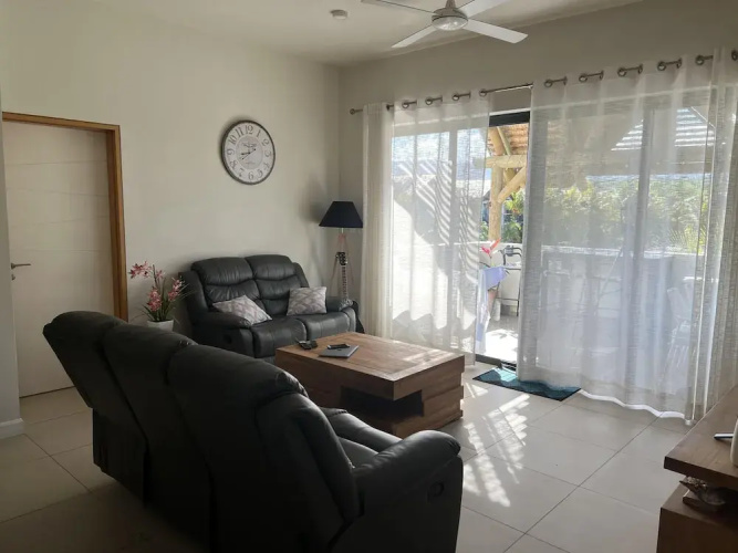 Immaculate Two Beds Luxury Marina Apartment
