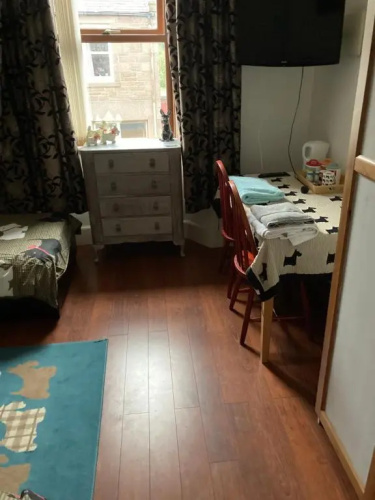 Thistle Room single with en-suite
