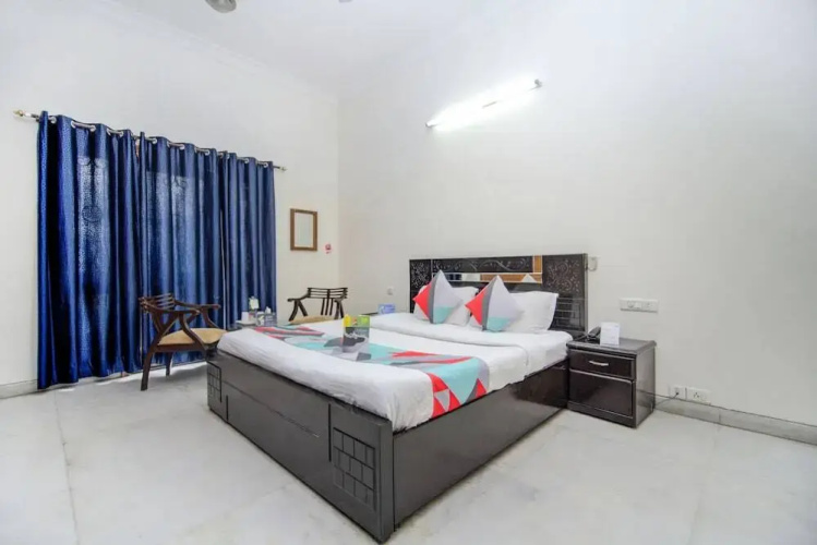 Hotel Ashray by FabHotels