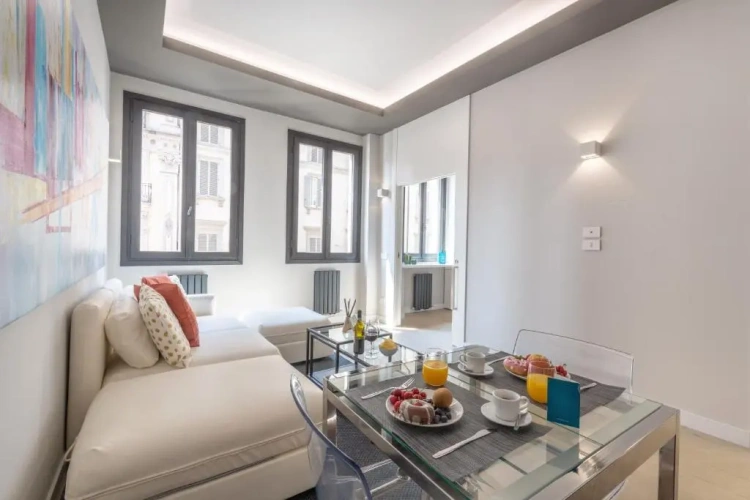 Deluxe Apartment