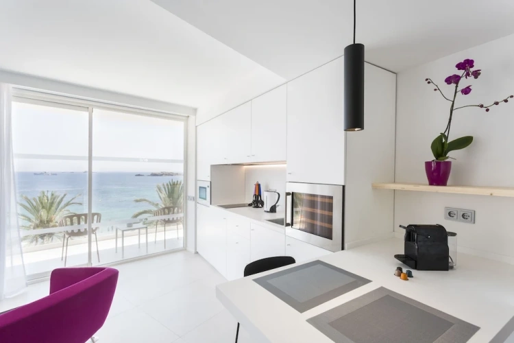 Grand Double Apartment with partial sea view