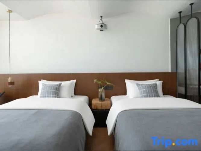 Luxury Twin room with lake view