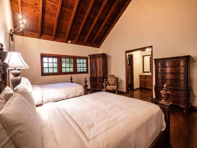 Sunny Vacation Villa 52