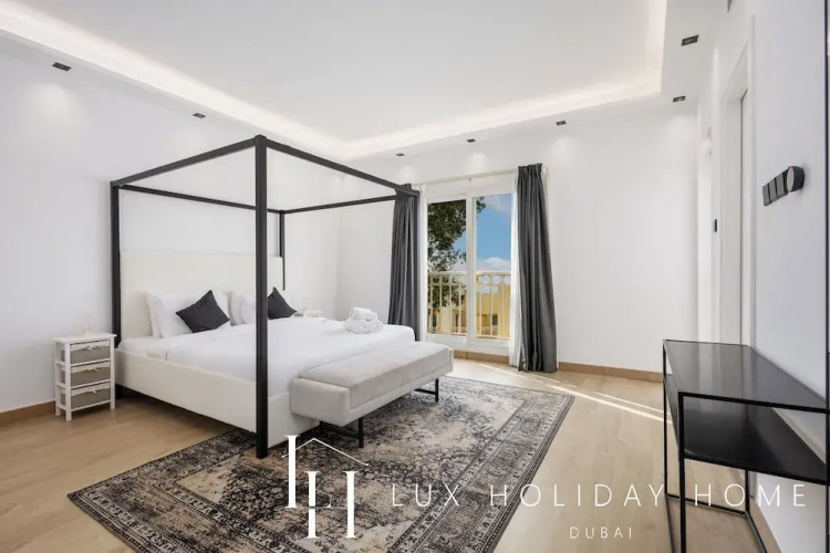 LUX The Serene Springs Villa