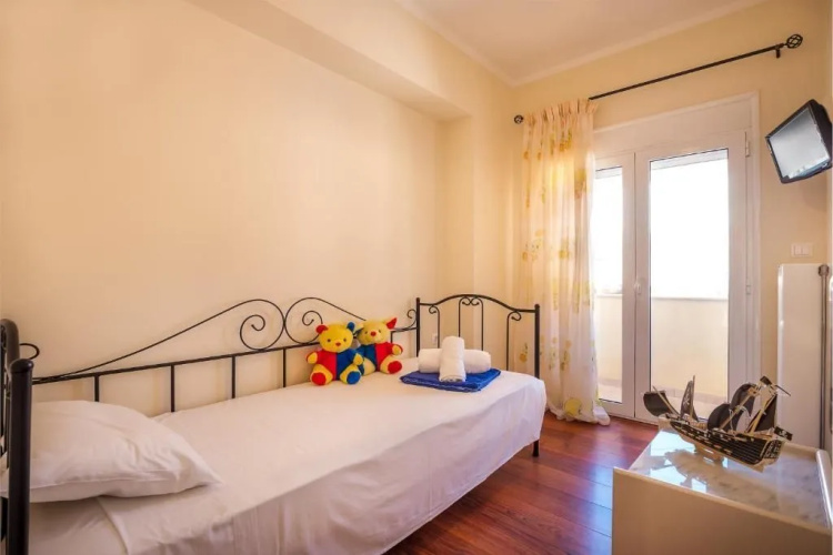 Villa Dinos