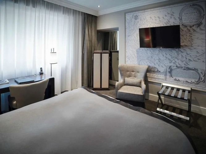 Classic Double room with city view
