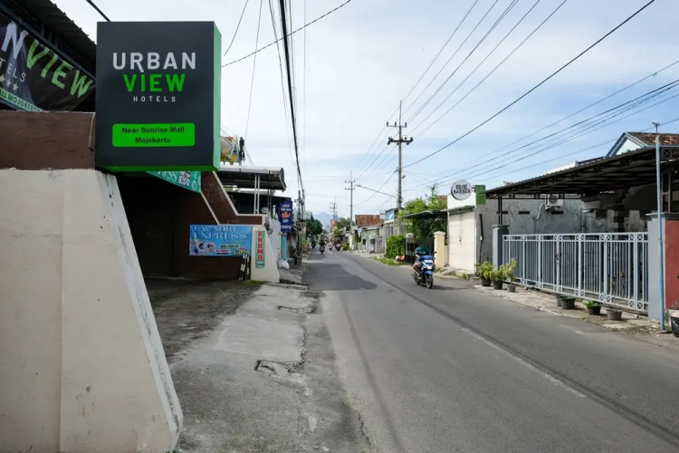 Urbanview Near Sunrise Mall Mojokerto - Mojokerto
