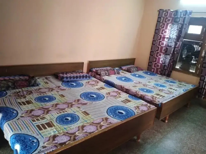 Harihar Guest House Haridwar by Goroomgo