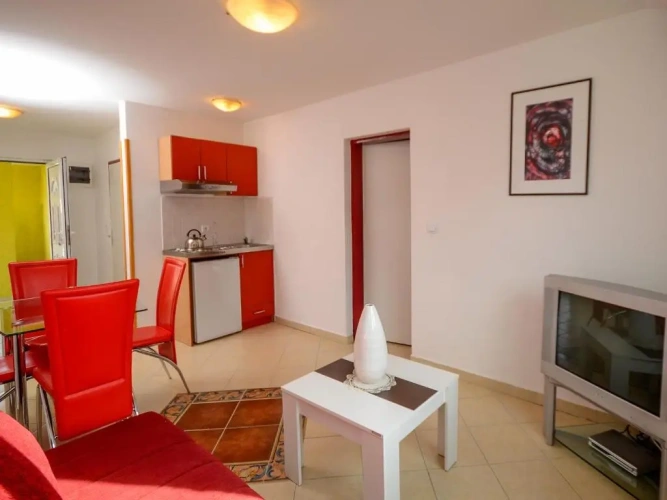 1 Bedroom Apartment with balcony and with view