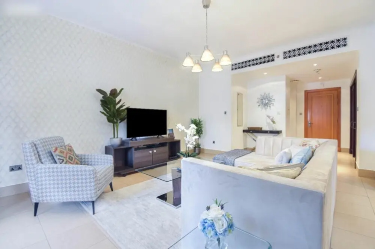 Dashing 2B Apt in Old Downtown