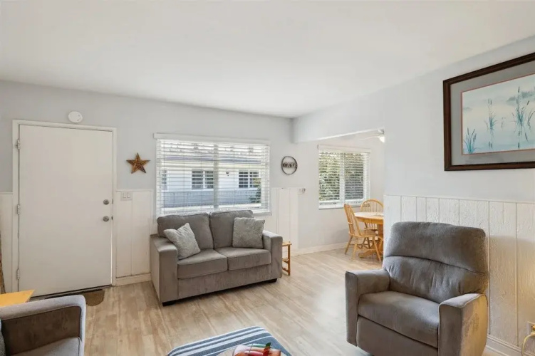 4980 Sandyland Road #215 1 Bedroom Condo