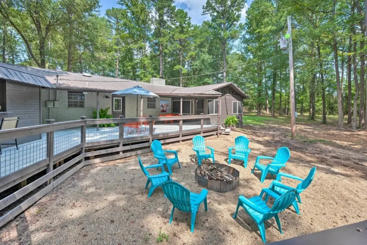 Lavish Broken Bow Home on 6 Acres w/ Hot Tub!