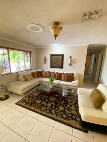 Your Cozy Spacious home with Heated Pool