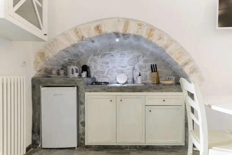 White Studio with Jacuzzi