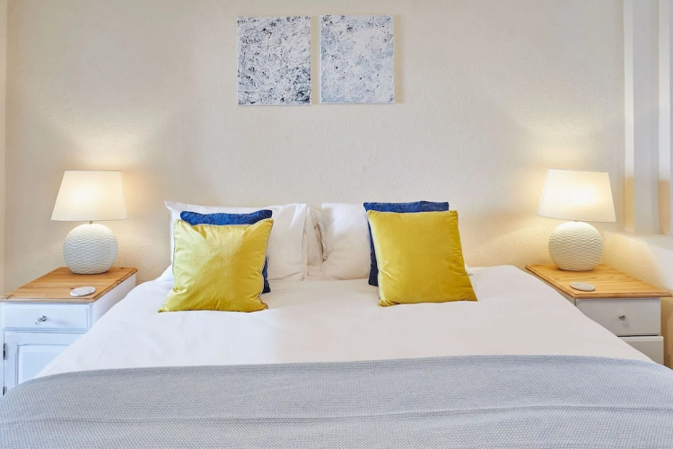 Host Stay Rockpool