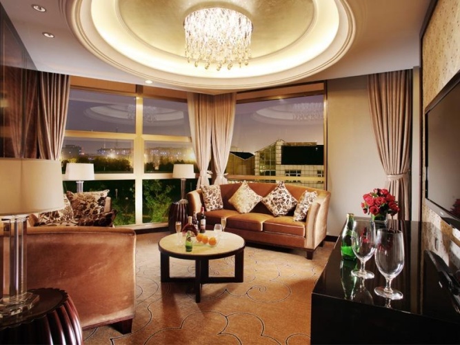 Deluxe Suite
