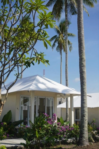 Standard Twin room with garden view