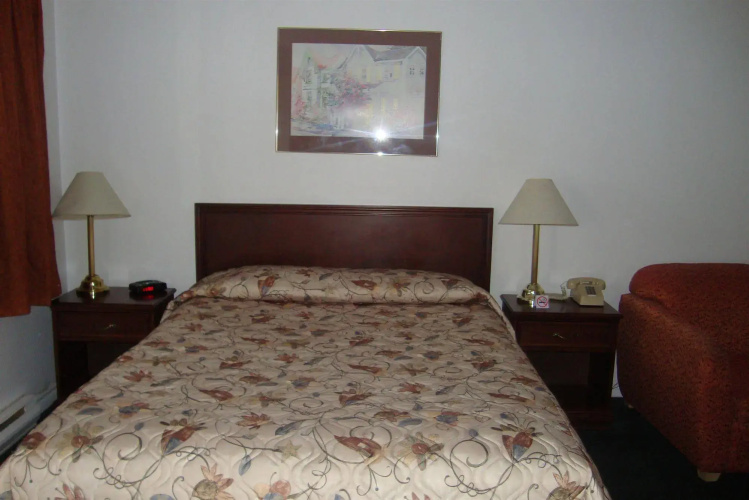 Royal Napanee Inn
