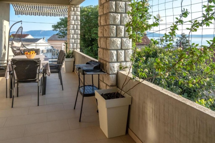 2 Bedrooms Apartment with view
