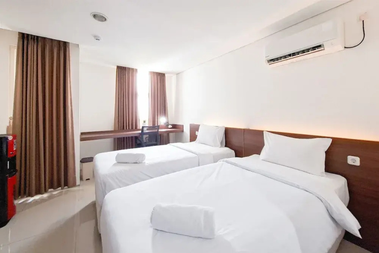 Basic Studio Room Apartment At Tuscany Residence