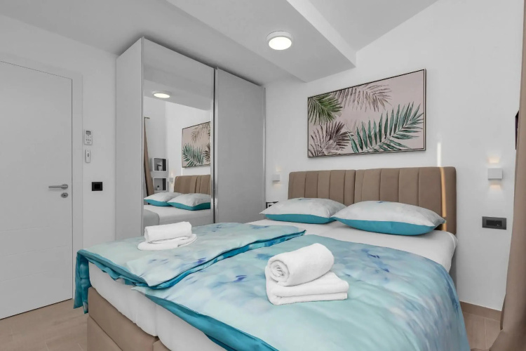 Lulani pool apartment