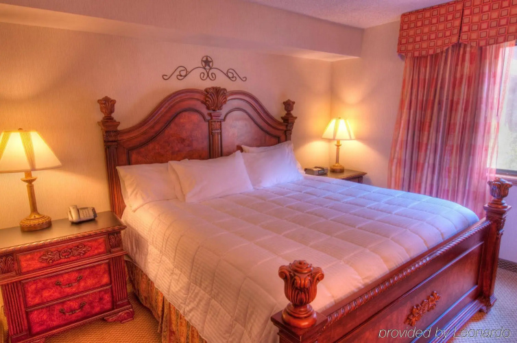 MCM Elegante Suites Abilene