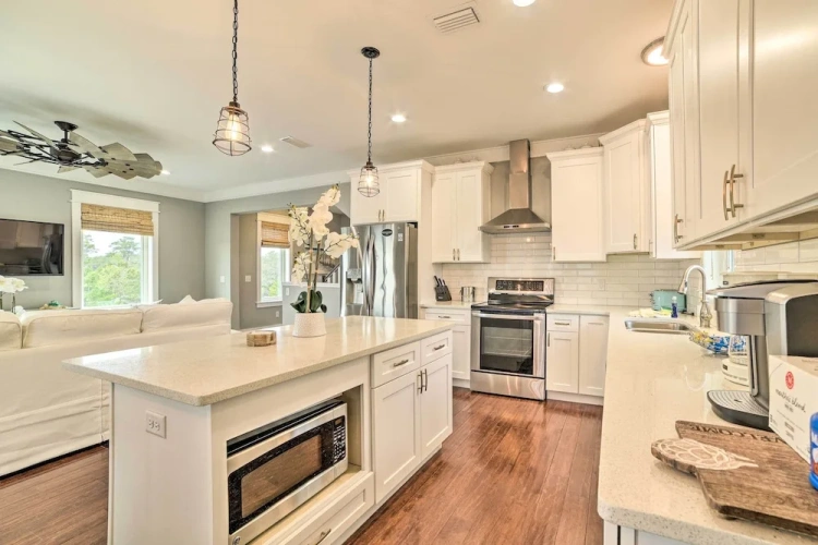 4 Bedrooms Cottage