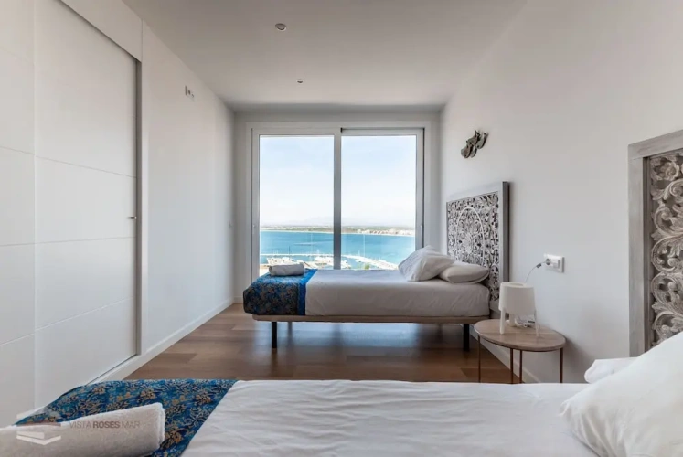 3 Bedrooms Apartment with sea view