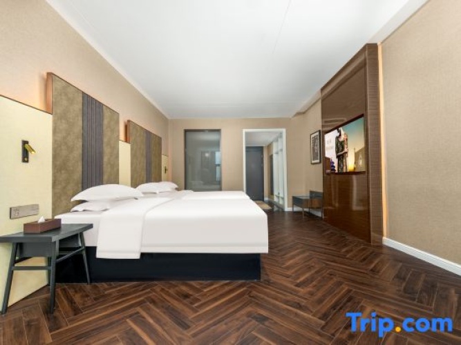 Comfort Triple Family room