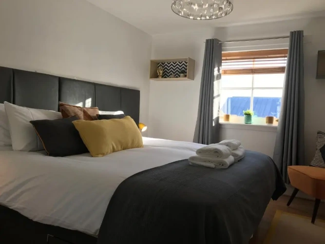 2 Bedrooms Apartment