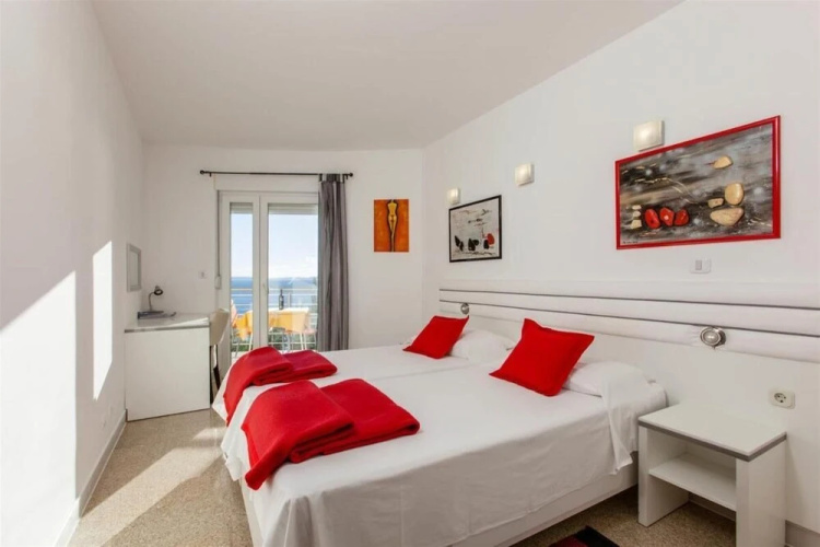 Comfy Beach Apartments With its own Balcony