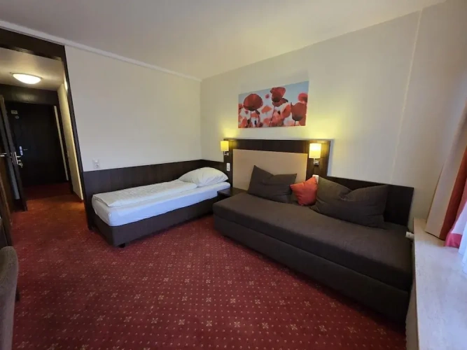 Comfort Single room with balcony and with city view