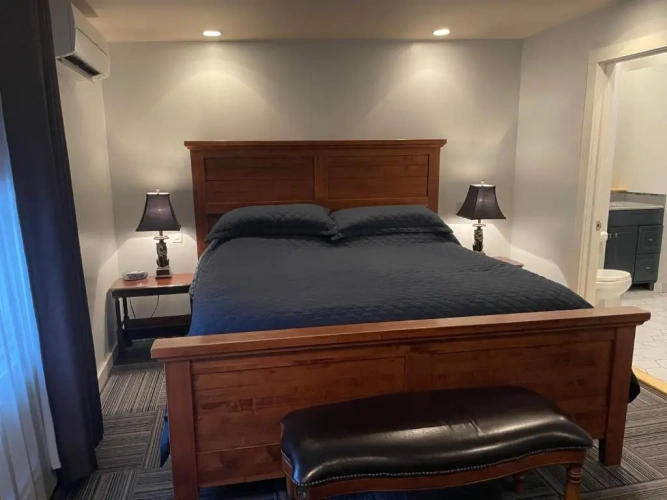 Deluxe Double Suite