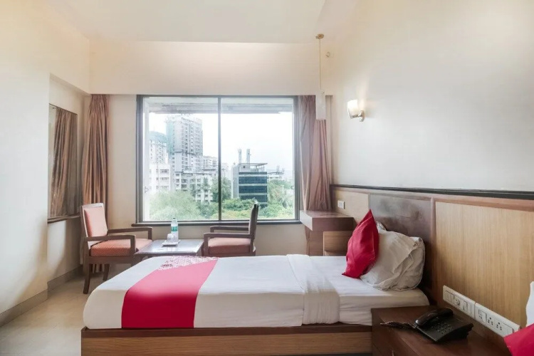 OYO 41076 Hotel Dhiraj Residency