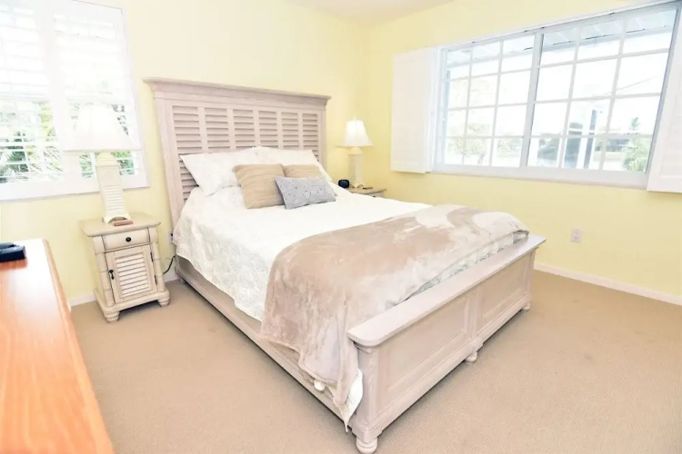 Twin Lakes Home