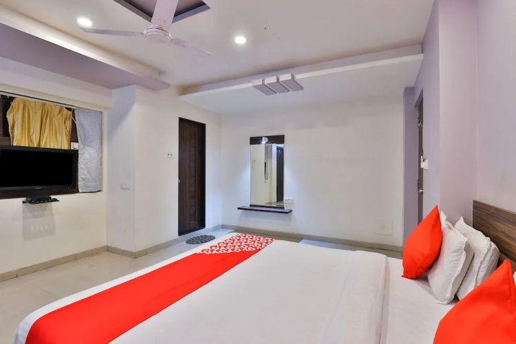 OYO 22419 Hotel Summit