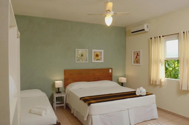 Standard Triple room