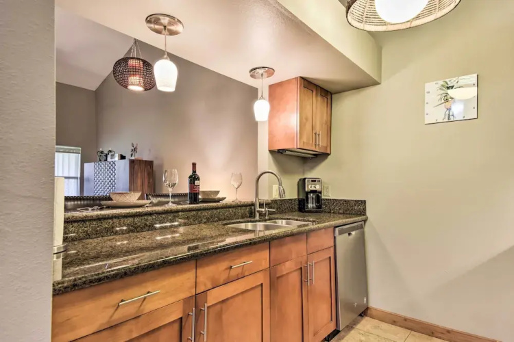 Stunning South Maui Condo w/ Lanai by Beach!