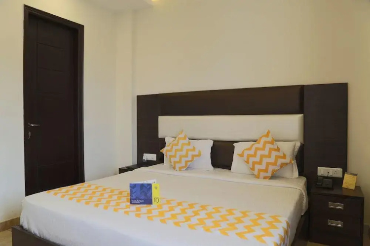 FabHotel Daffodils II