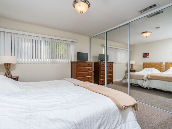 700 East Oceanfront Unit B