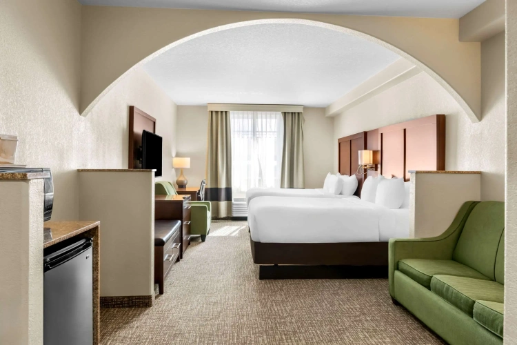 Quadruple Suite