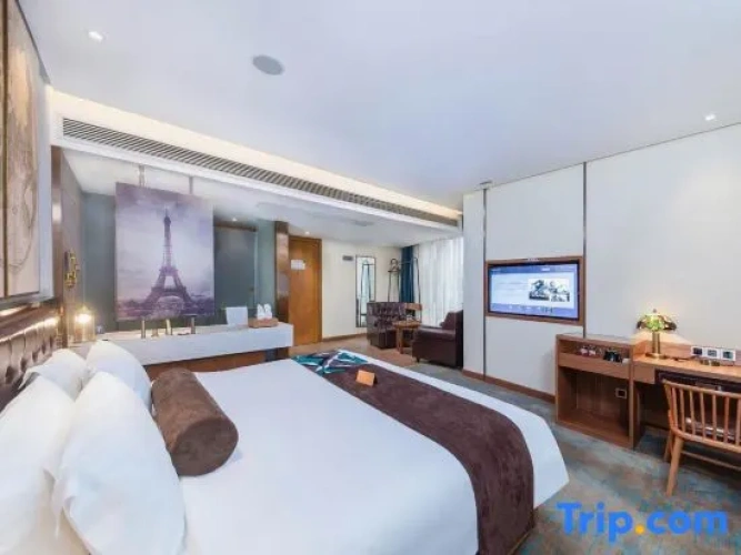 Standard Double room with view