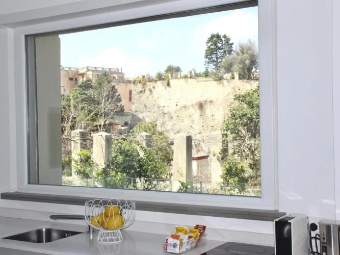 2 Bedrooms Apartment with sea view