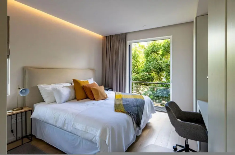 Executive Yacht View Two Bedroom Apartment - 007
