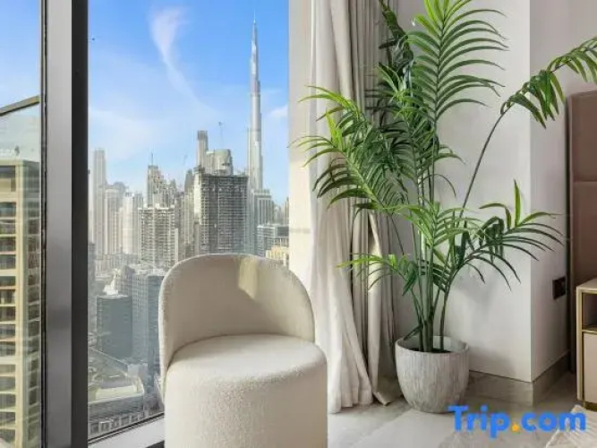 Modern 1BR Apartment with Burj Khalifa View