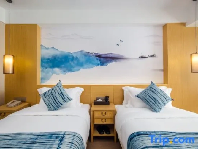 Standard Twin room with garden view