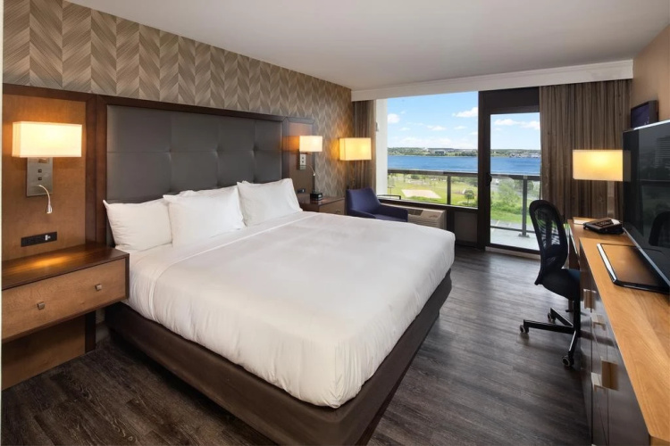 DoubleTree by Hilton Halifax Dartmouth